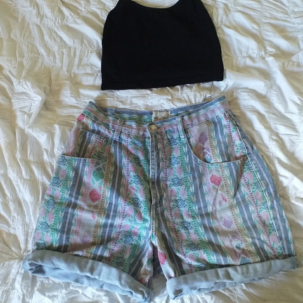 Patterned vintage wash shorts